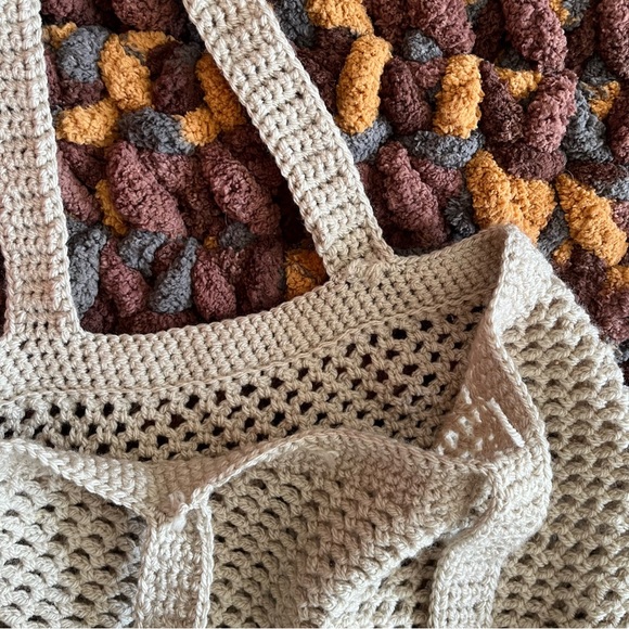 handmade crocheted market bag - Picture 2 of 5